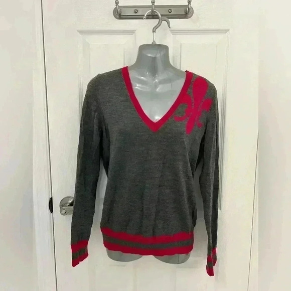 Grey and Pink Club Monaco Sweater with Fleur de lis, Sz M - Picture 2 of 5